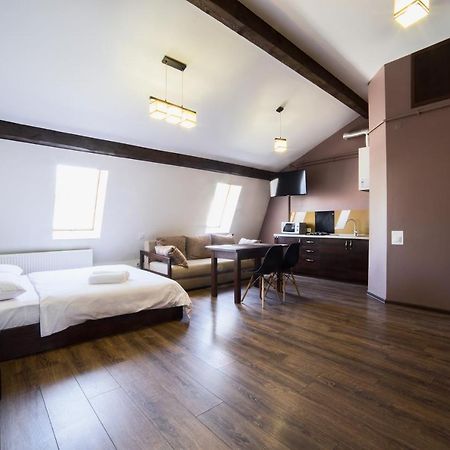 Appartamento Аpartments In The Center On Mitniy Square Leopoli Esterno foto